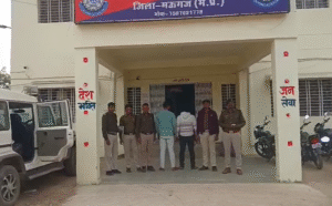 आदतन अपराधी मनीष सिंह सेंगर पर रासुका की कार्रवाई