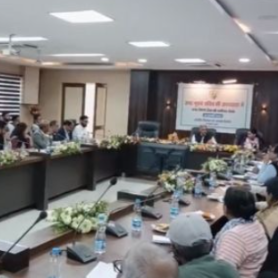 COLLECTOR कार्यालय में नगर निगम की अहम समीक्षा बैठक