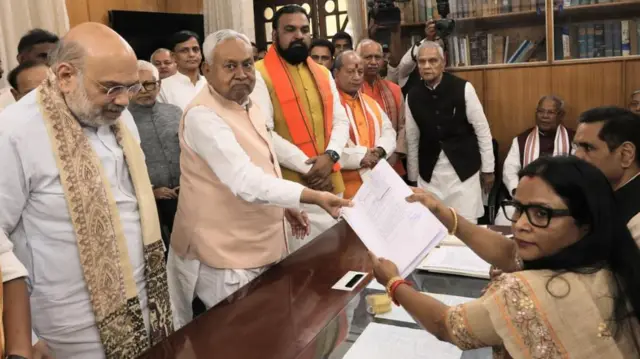 बिहार की राजनीति में बदलाव से बढ़ी सियासी हलचल