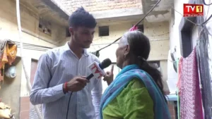 स्थानीय महिला