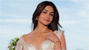 Alia Bhatt Style: Alia Bhatt Fashion: भूल जाइए सारे रंग, आलिया भट्ट का 'पेस्टल येलो' लुक क्यों बना इंटरनेट का नया क्रश? जानिए स्टाइल का पूरा राज 