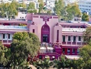 MP के सरकारी स्कूलों पर हाई कोर्ट सख्त :