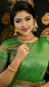 Green Saree Makeup: 