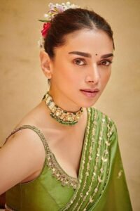 Green Saree Makeup: 